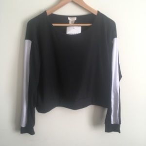 Yelete | Black and White Cropped Sweatshirt S/M
